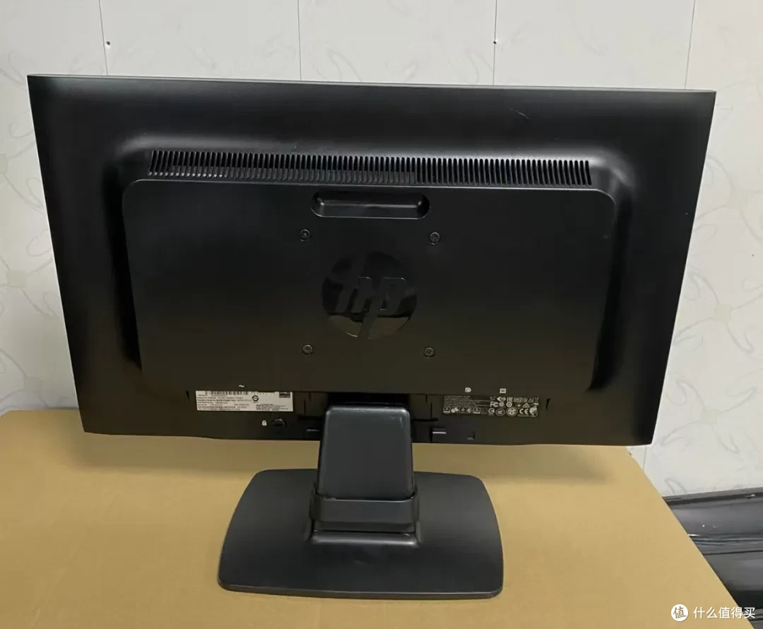 大牌二手显示器才90元,21.5寸1080P分辨率,自带DP接口