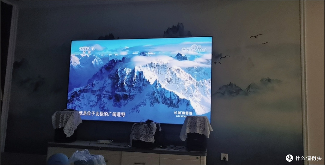 海信98英寸Mini LED电视:巨幕沉浸体验