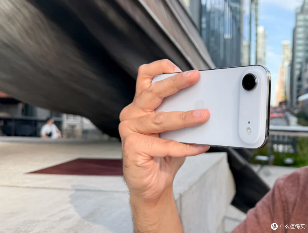 2026苹果换机指南!iPhone Air和iPhone17全面对比:到底该怎么选