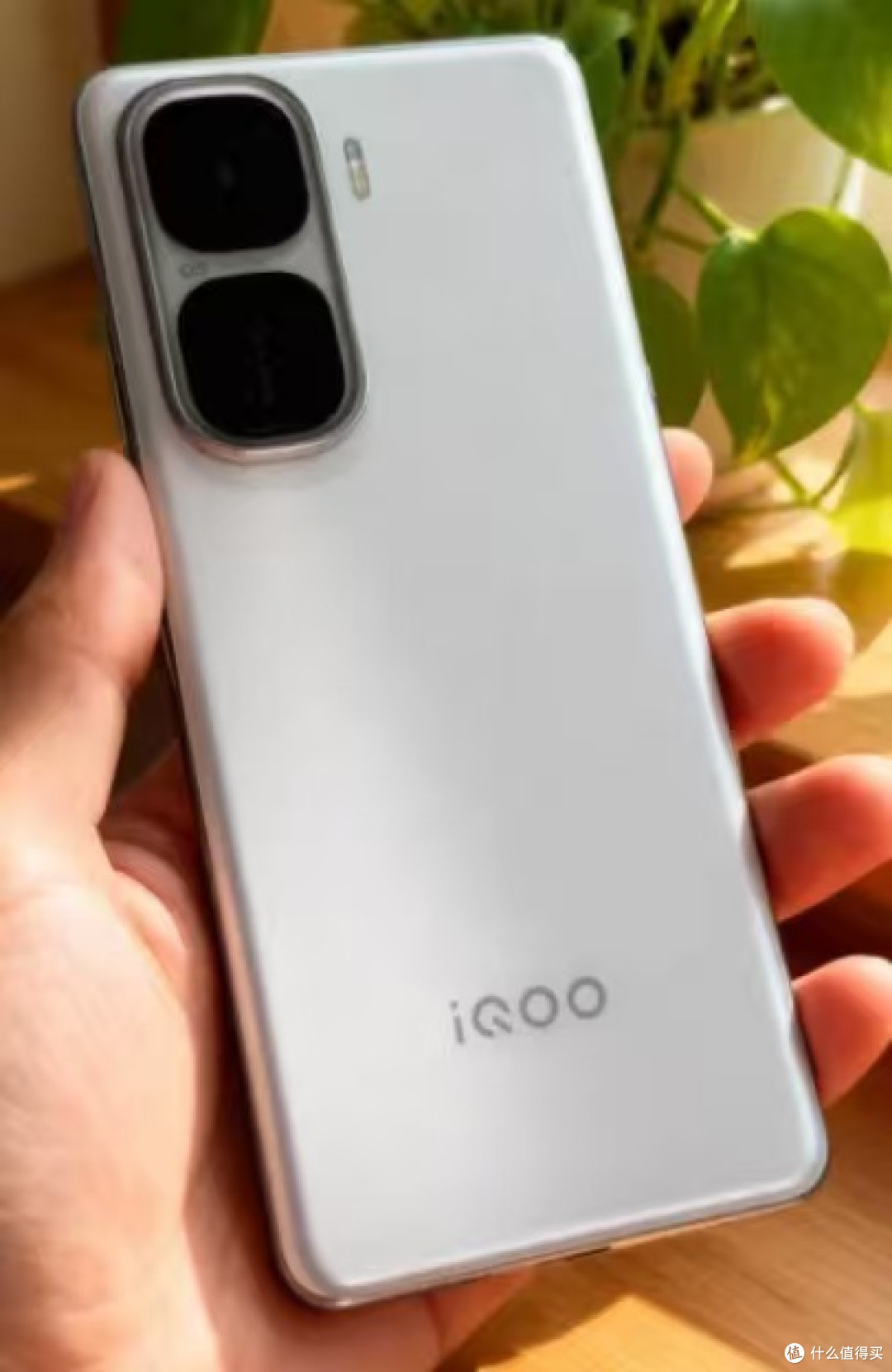 iQOO Neo10 Pro性能与屏幕体验