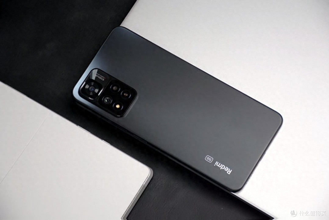 Redmi K90:为何称这台“旗舰”是极致性能下的中端产物?