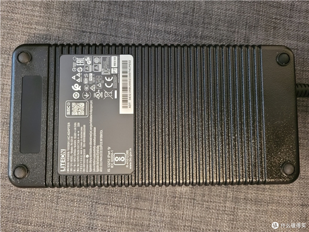 英特尔 NUC 12 迷你电脑发烧友套装评测:游戏体验极佳!