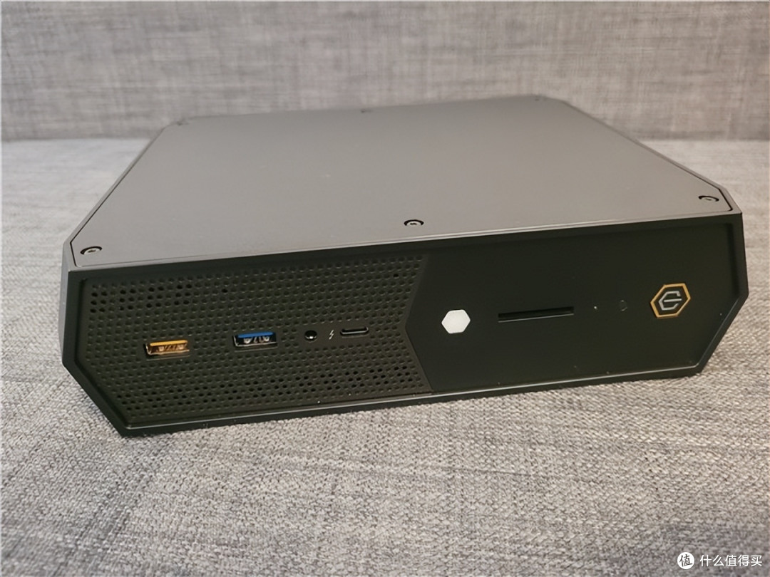 英特尔 NUC 12 迷你电脑发烧友套装评测:游戏体验极佳!