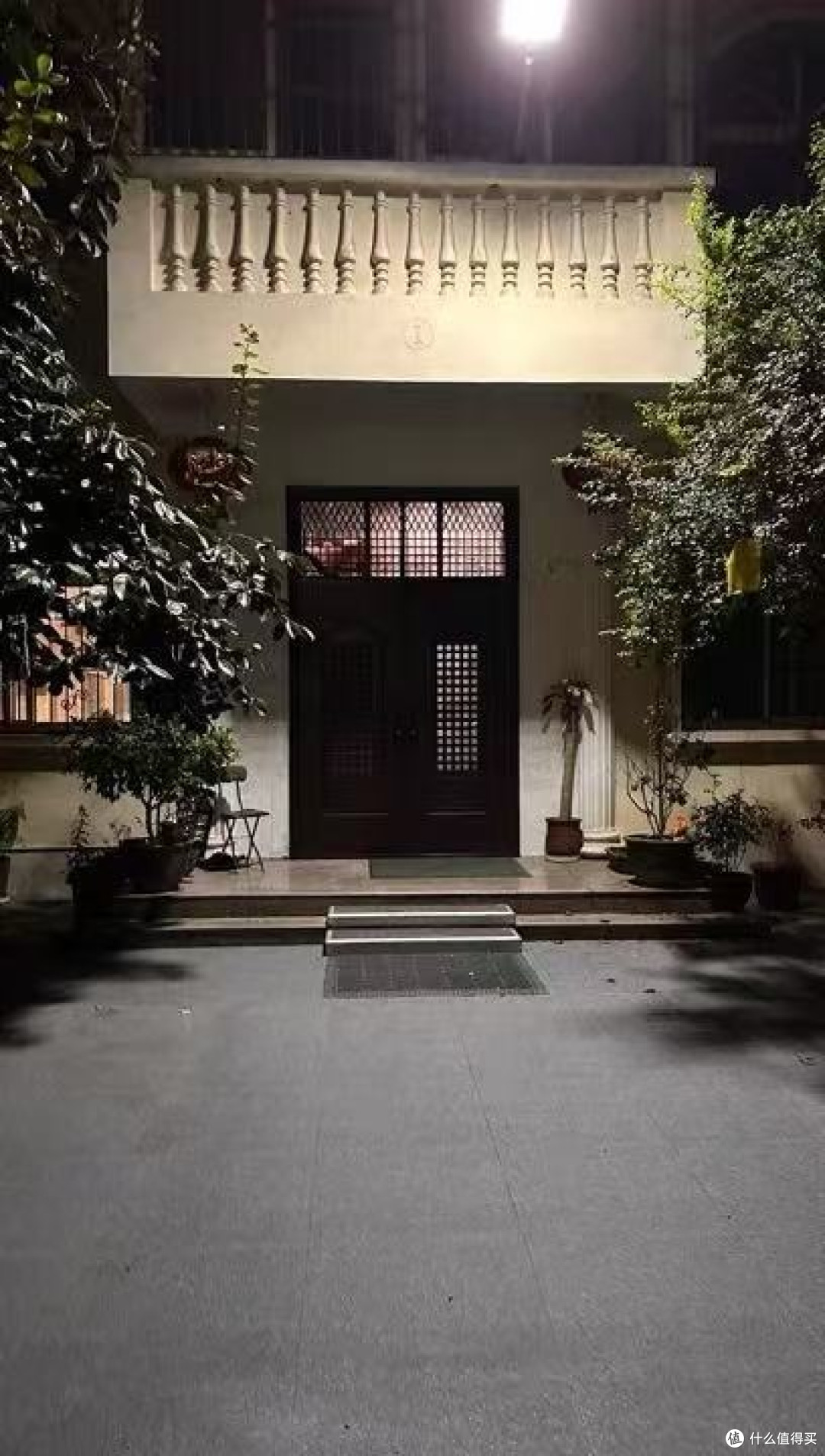 太阳能感应路灯也太顶了!大功率强光+超长续航
