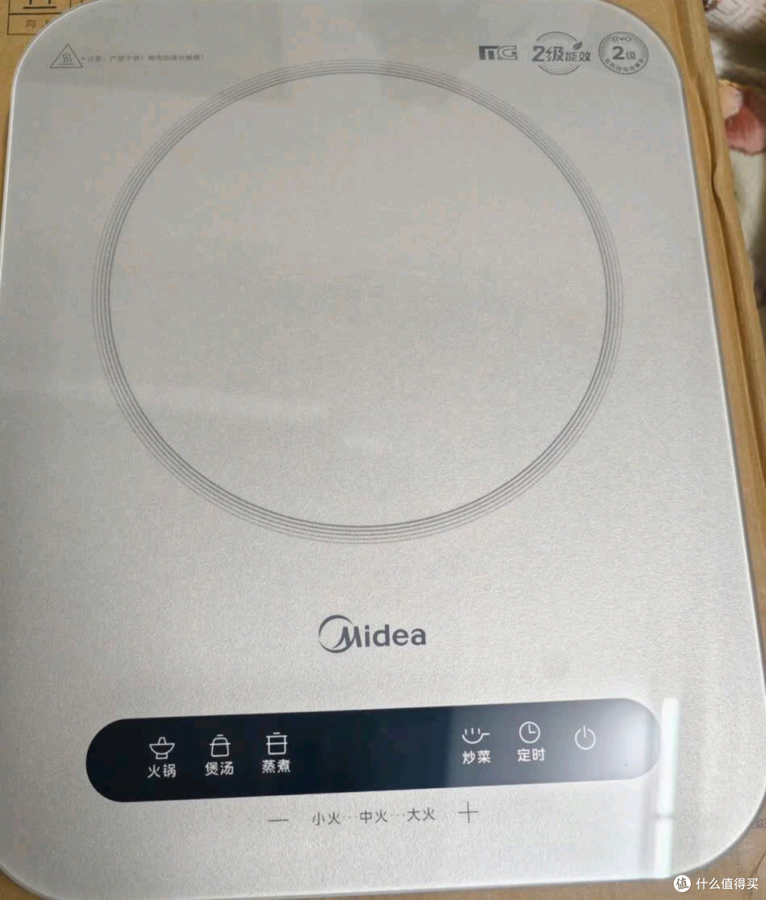 美的C22电磁炉：大功率爆炒省电