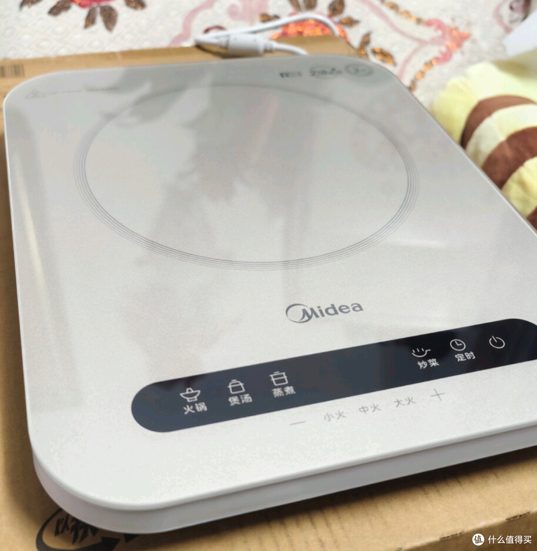 美的C22电磁炉：大功率爆炒省电