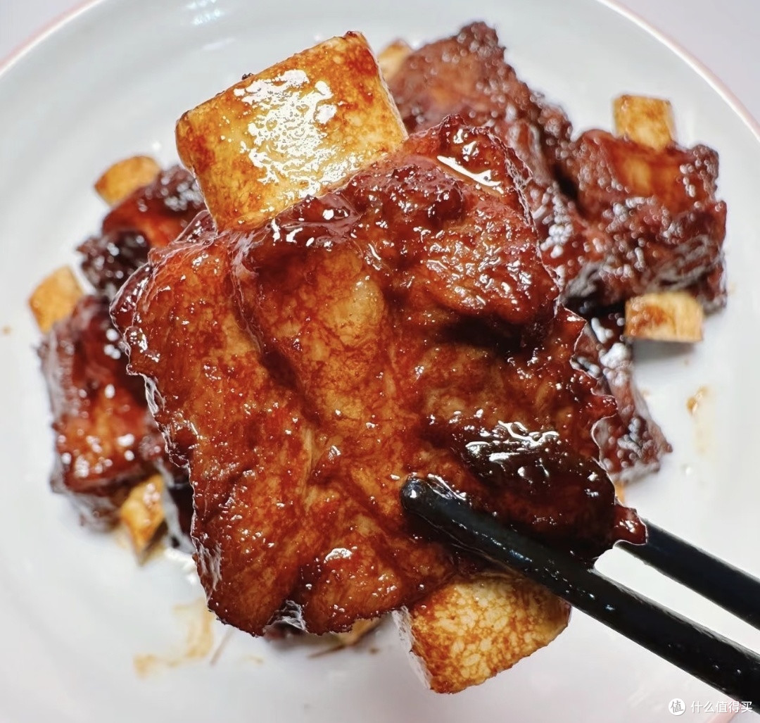 红烧排骨：咸香软糯的家常硬菜，米饭杀手实至名归

 