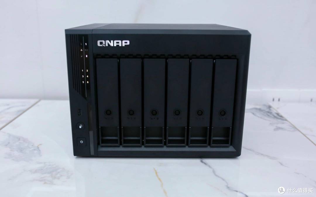最值得买的6盘位 NAS——从性能到系统,全维度解读威联通 Qu605