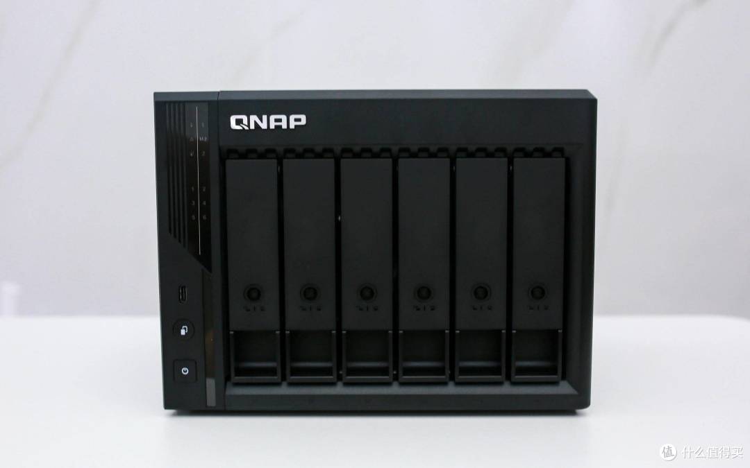 最值得买的6盘位 NAS——从性能到系统,全维度解读威联通 Qu605