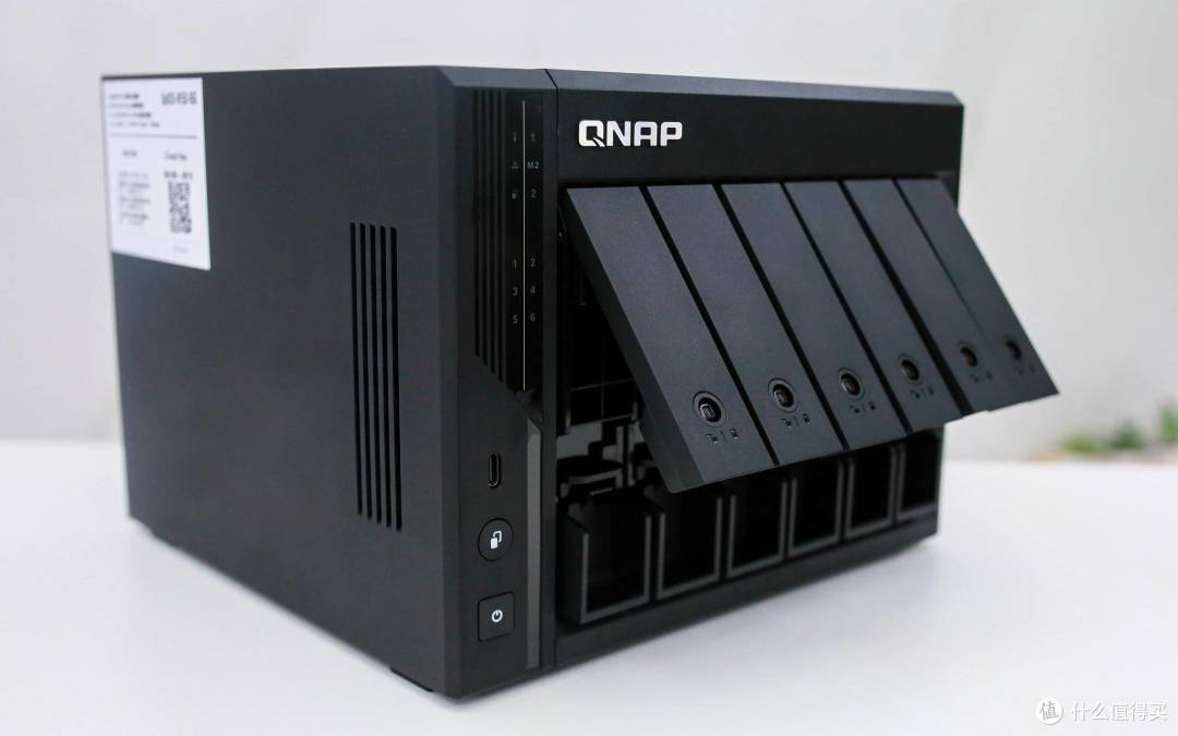 最值得买的6盘位 NAS——从性能到系统,全维度解读威联通 Qu605