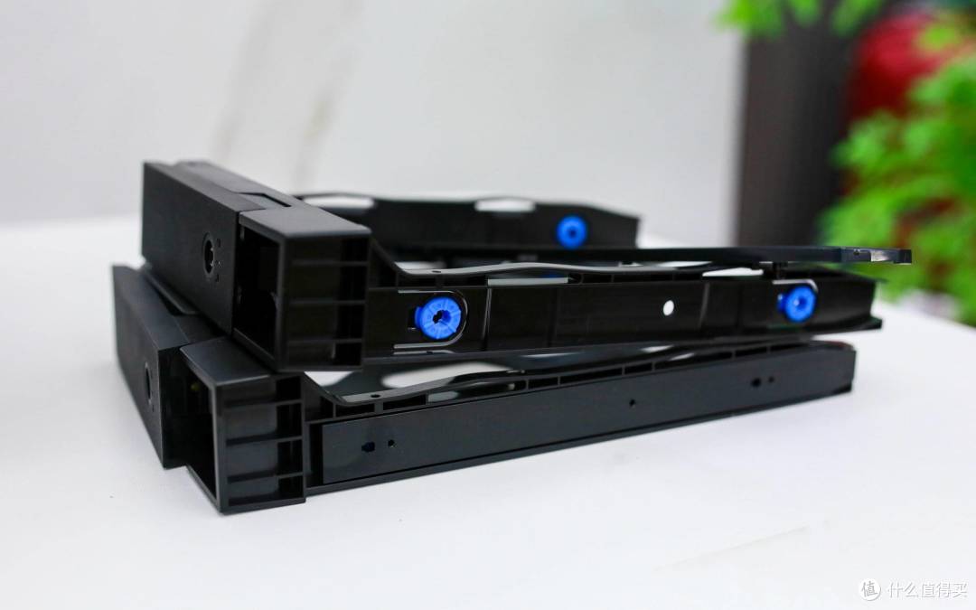 最值得买的6盘位 NAS——从性能到系统,全维度解读威联通 Qu605