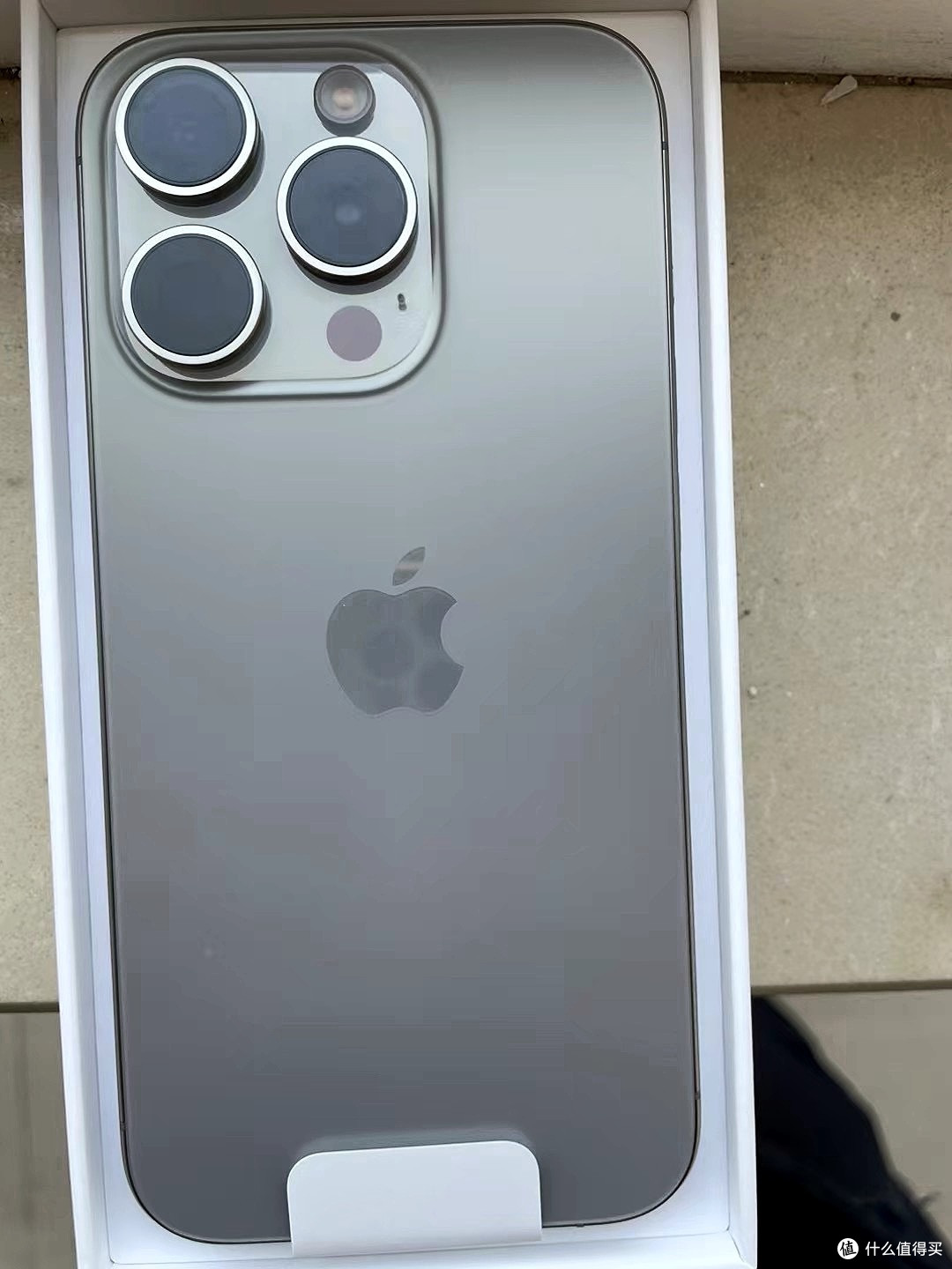 iPhone 15 Pro：4800万像素狙击镜，把好莱坞片场塞进牛仔裤口袋
