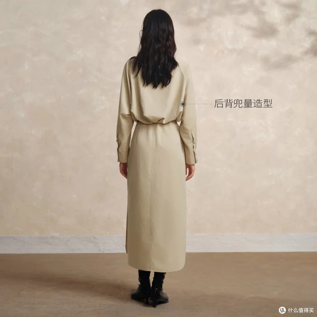 亦谷防风立领连衣裙:时尚与实用兼备