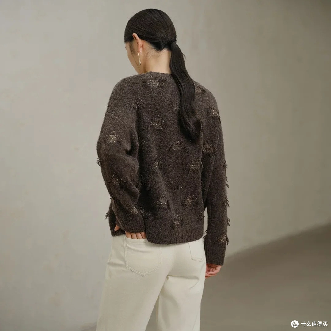 亦谷绵羊毛毛衣:宽松设计感