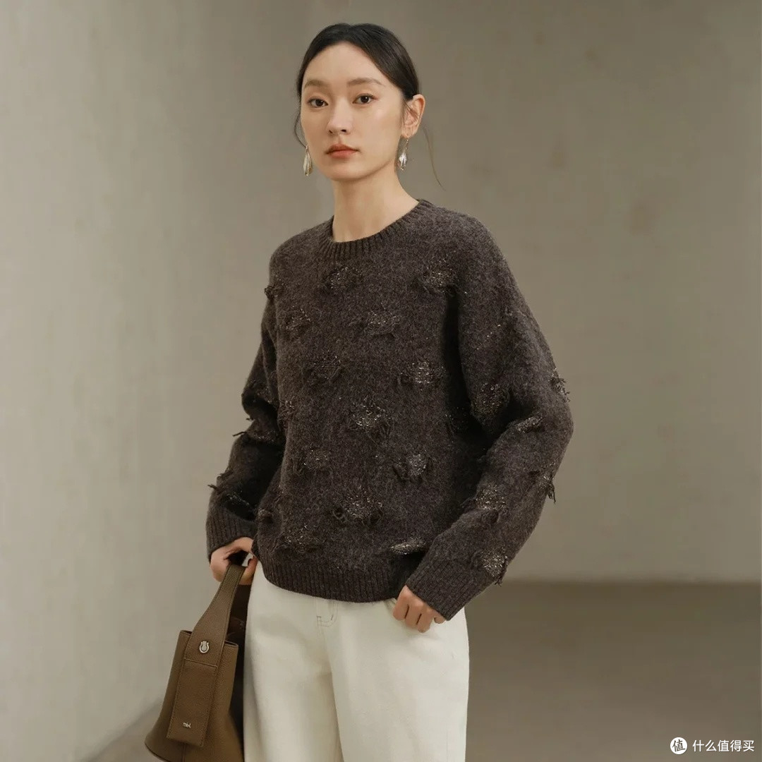 亦谷绵羊毛毛衣:宽松设计感