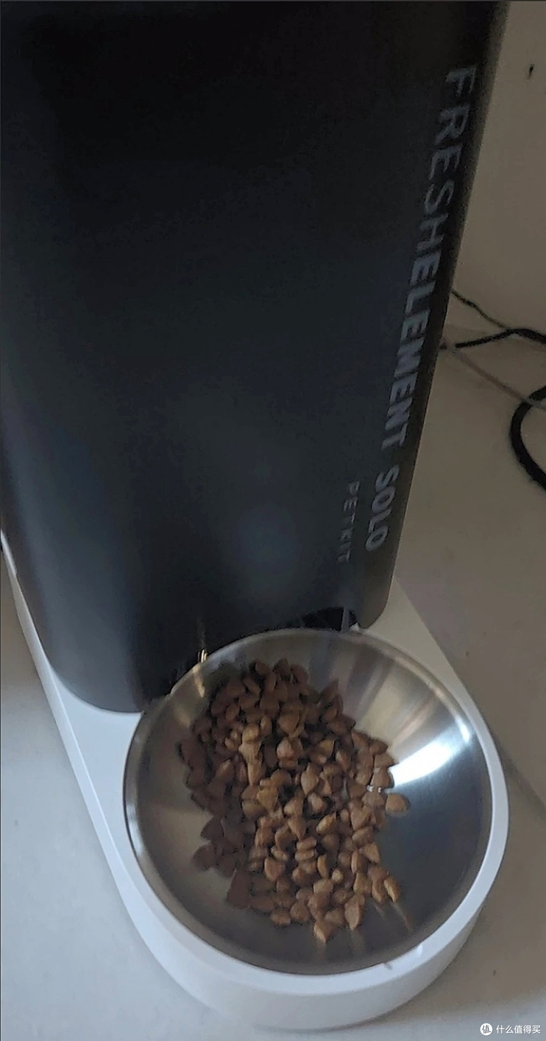 智能喂食器小佩:精准出粮72小时