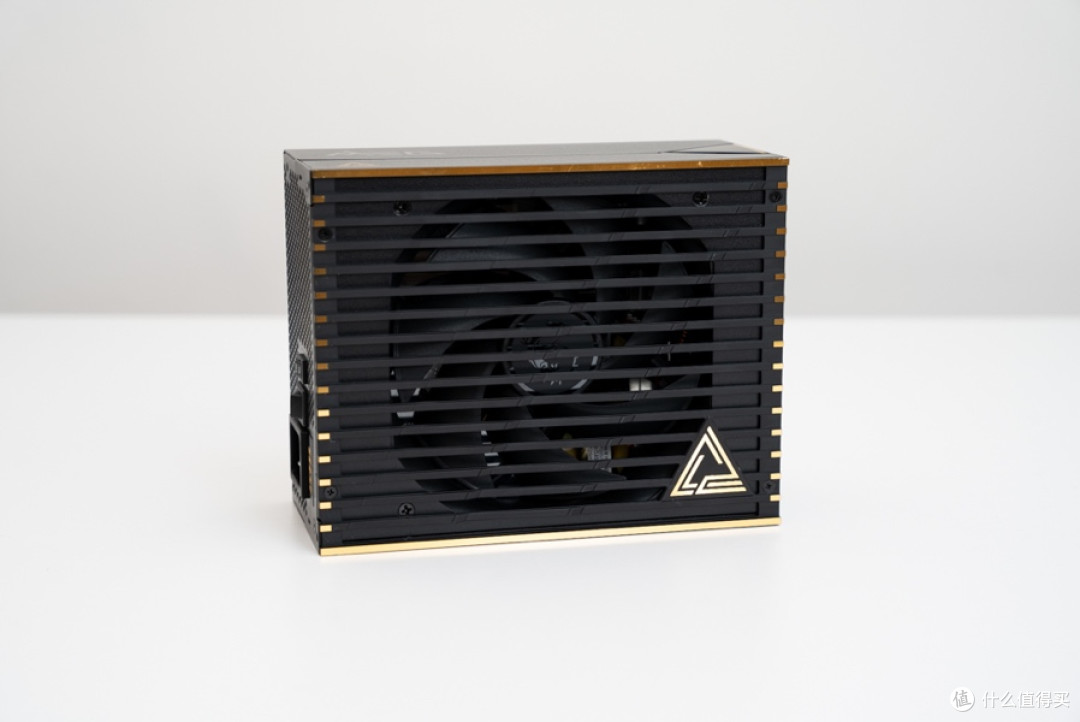 终身可质保，微星 MEG Ai1600T PCIE5 钛金全模组电源 开箱分享