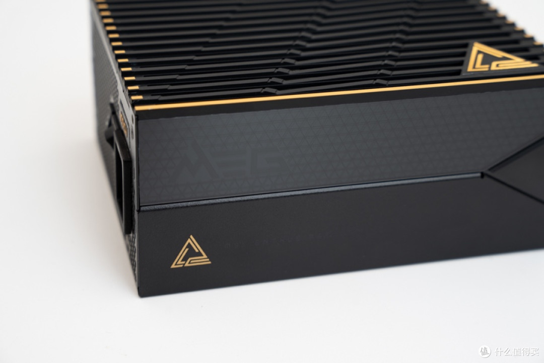 终身可质保，微星 MEG Ai1600T PCIE5 钛金全模组电源 开箱分享