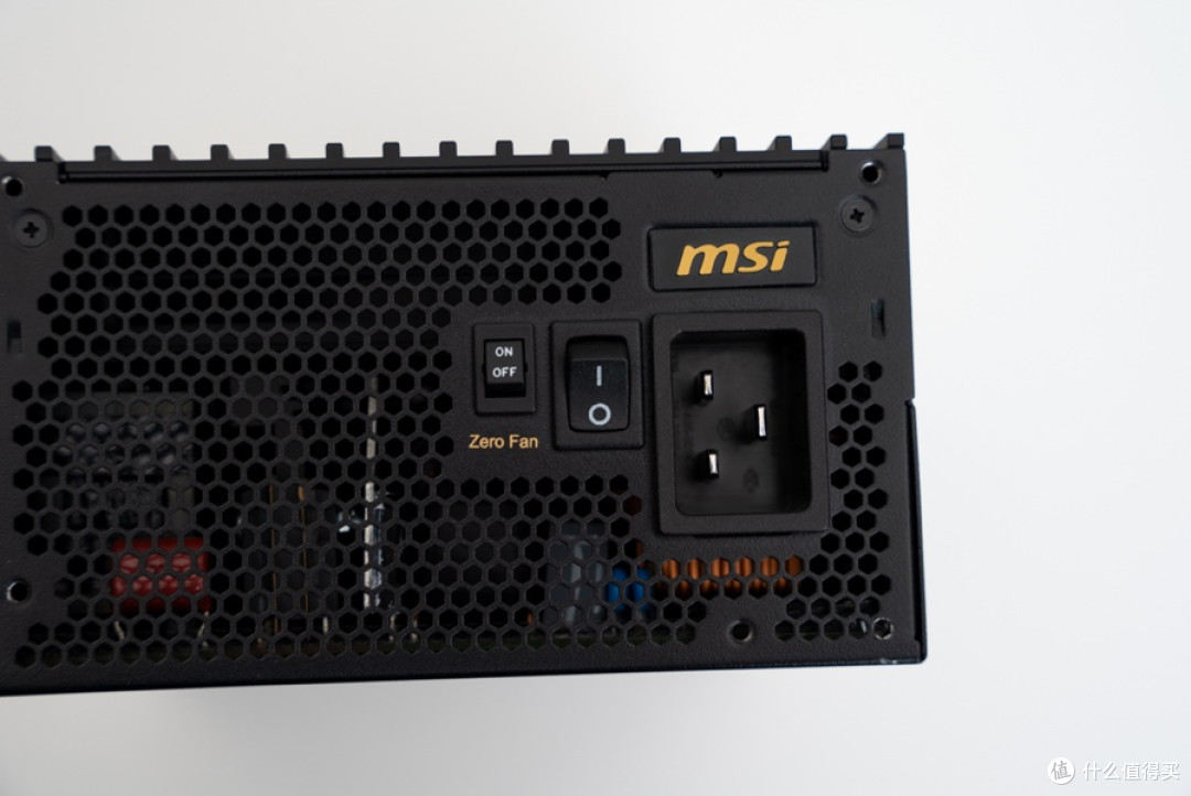 终身可质保，微星 MEG Ai1600T PCIE5 钛金全模组电源 开箱分享