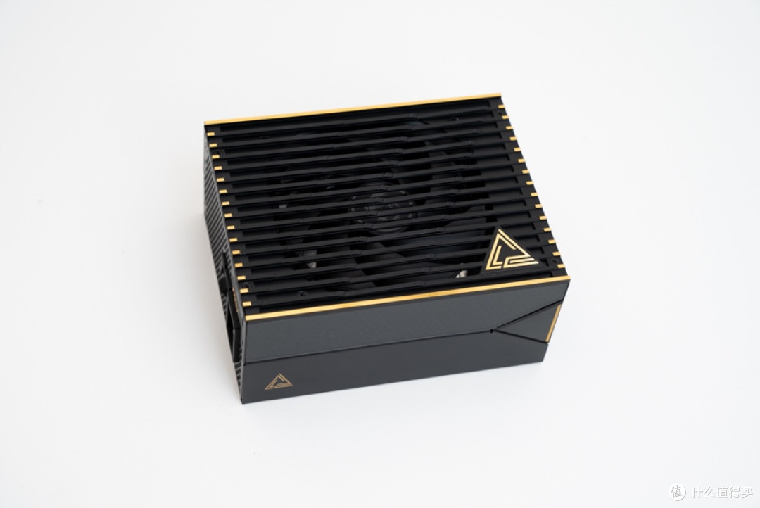 终身可质保，微星 MEG Ai1600T PCIE5 钛金全模组电源 开箱分享