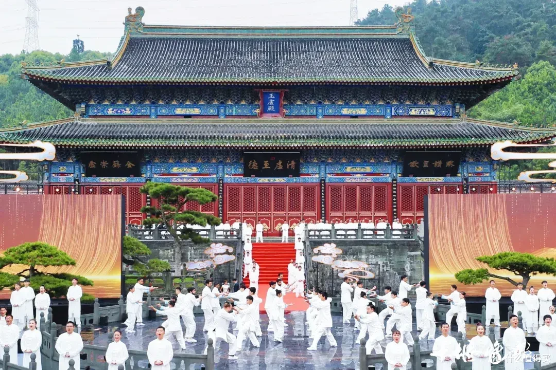 十堰漫游:武当仙山藏江湖,碧水大坝孕风华