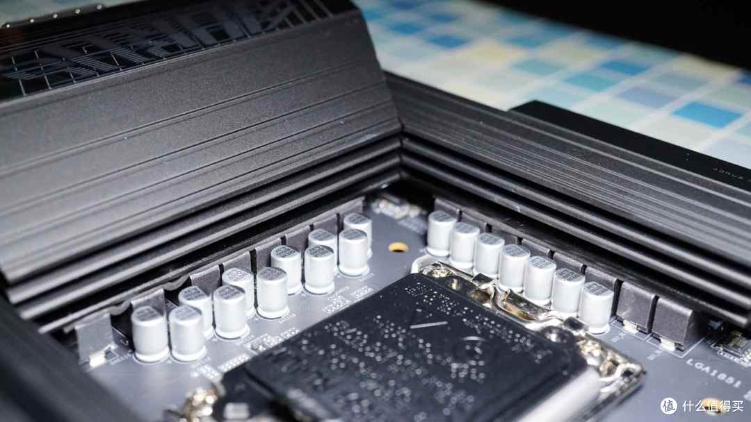 开箱技嘉电竞雕B860M AORUS PRO WIFI7板U套