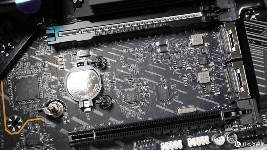 开箱技嘉电竞雕B860M AORUS PRO WIFI7板U套
