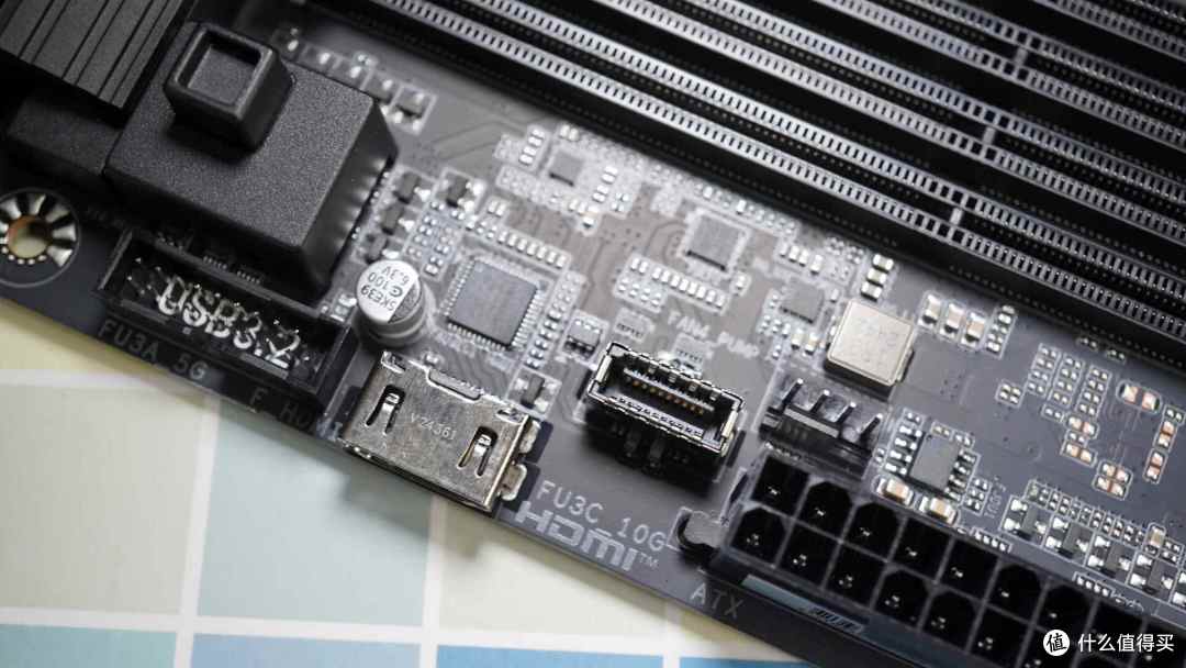 开箱技嘉电竞雕B860M AORUS PRO WIFI7板U套