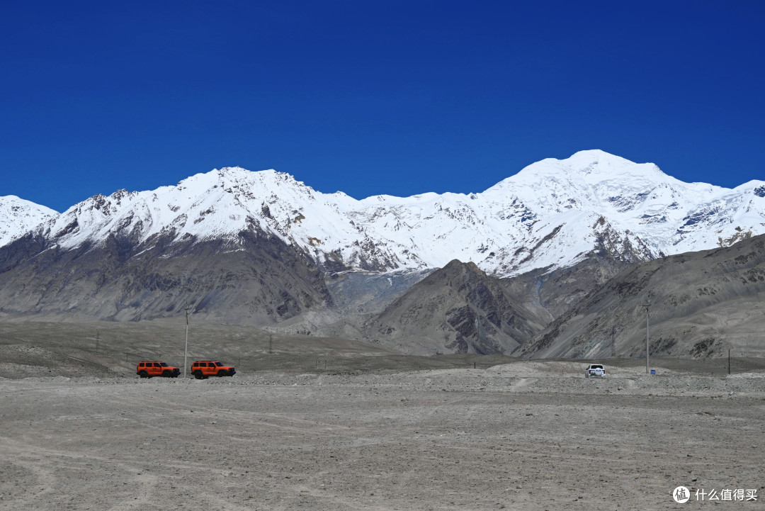 帕米尔高原白沙山-白沙湖景区