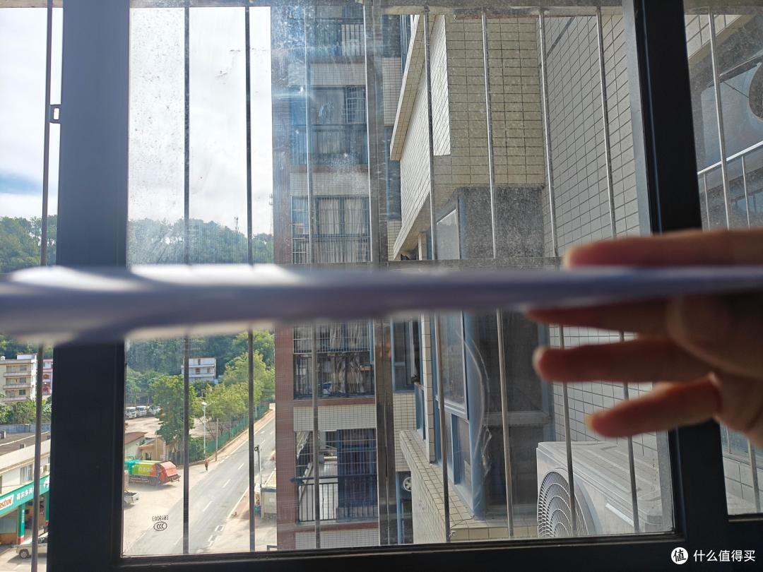 希亦擦窗机器人W1：拒绝手擦，高空清洁不用愁