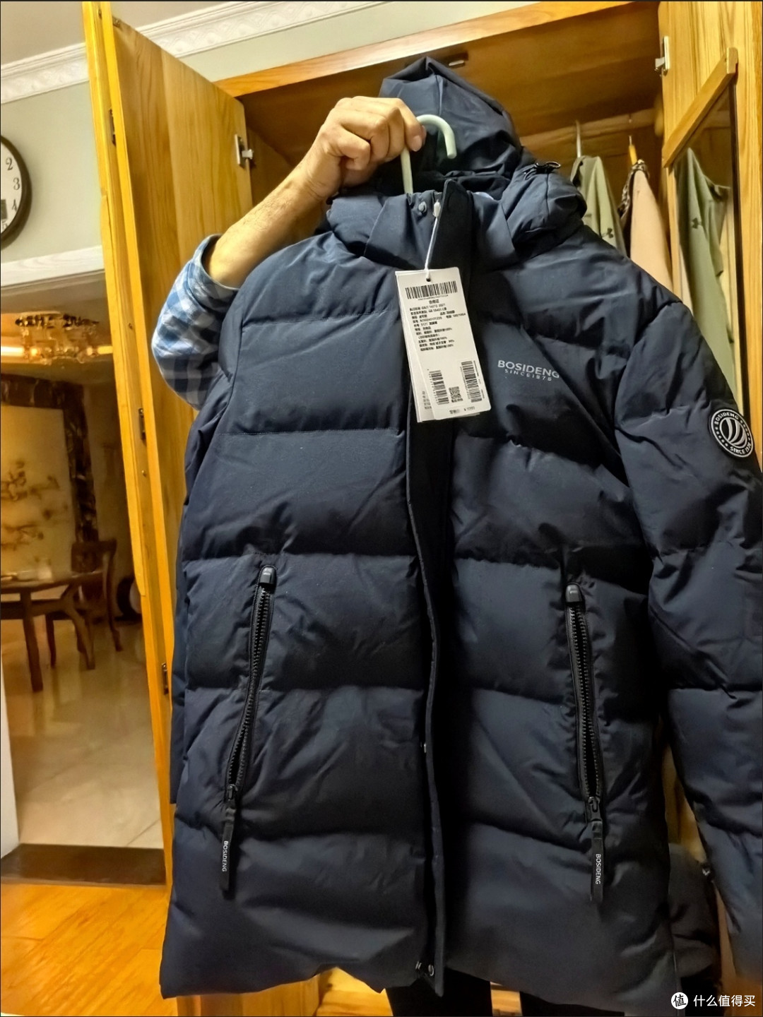 波司登羽绒服：遇上西伯利亚寒，连北极熊都偷瞄你的体温