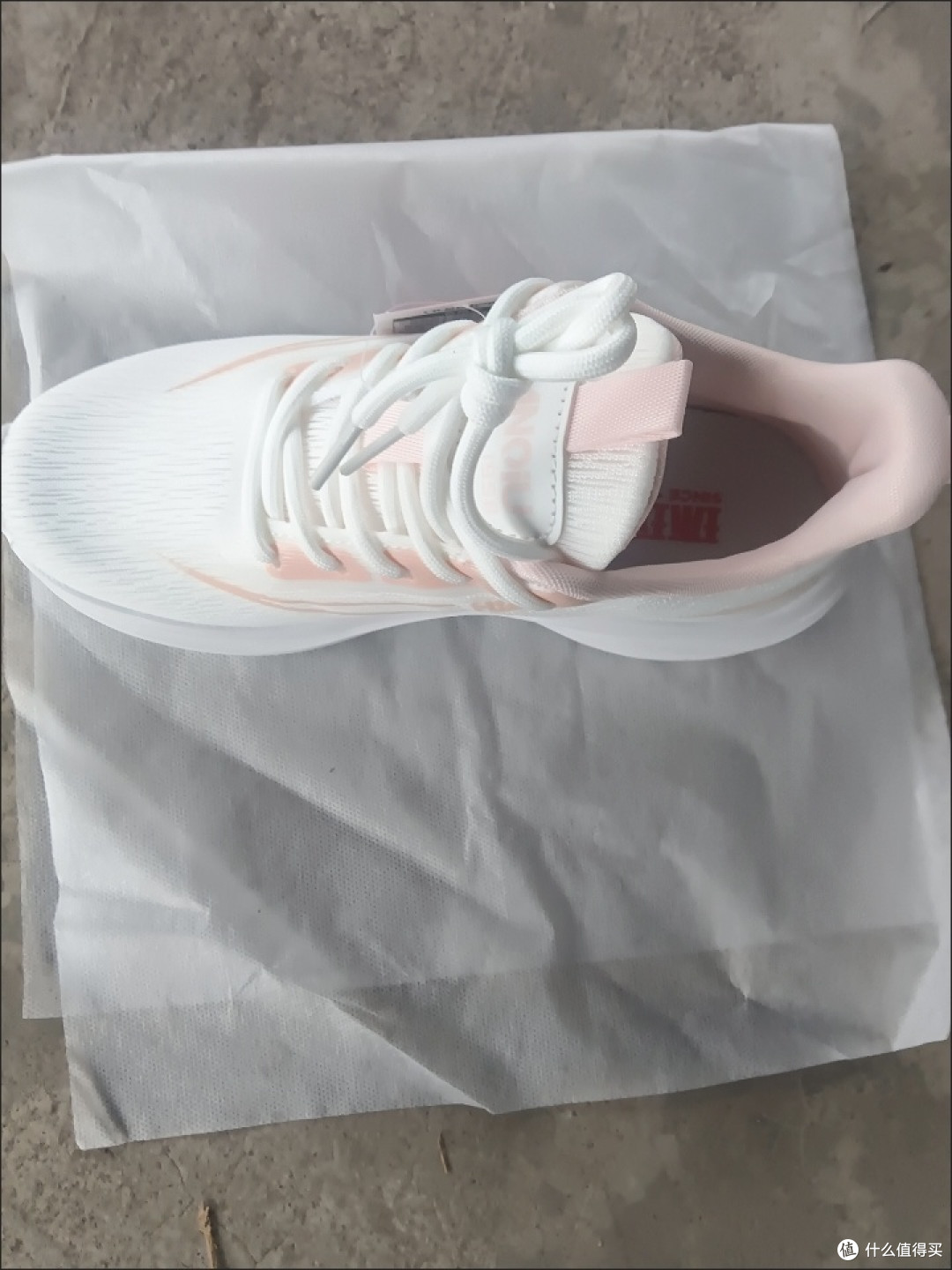 环球飞织跑步鞋，颜值百搭还超轻软