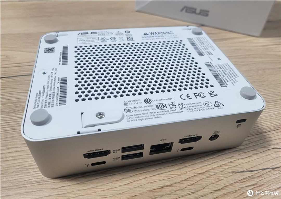 华硕 NUC 15 Pro+ 评测:小巧机身,精美设计,性能出色