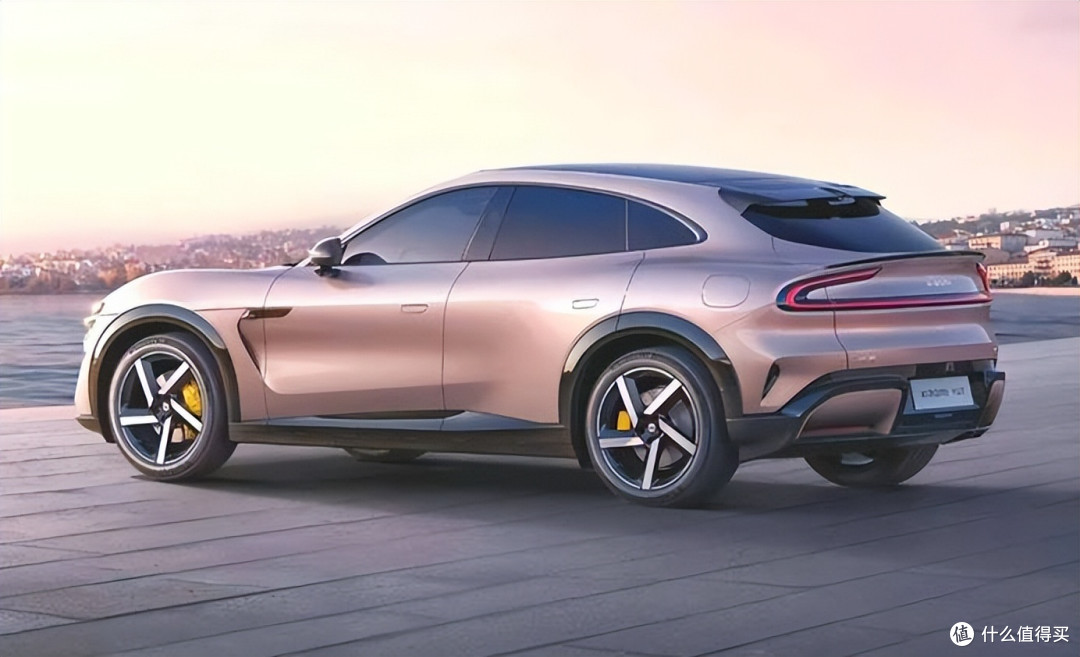 年底换车选国产新能源SUV?小米YU7配置、体验、价格都超值!