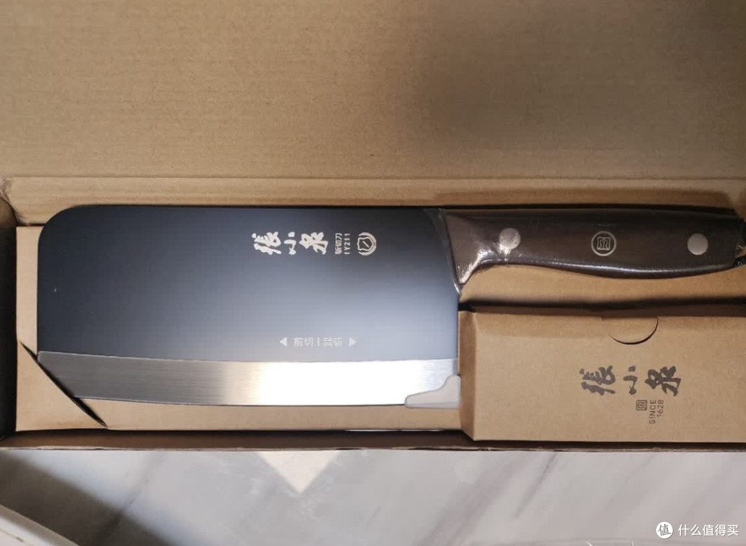 张小泉黑将菜刀:双十一厨房好物,斩切如风的烹饪利器。