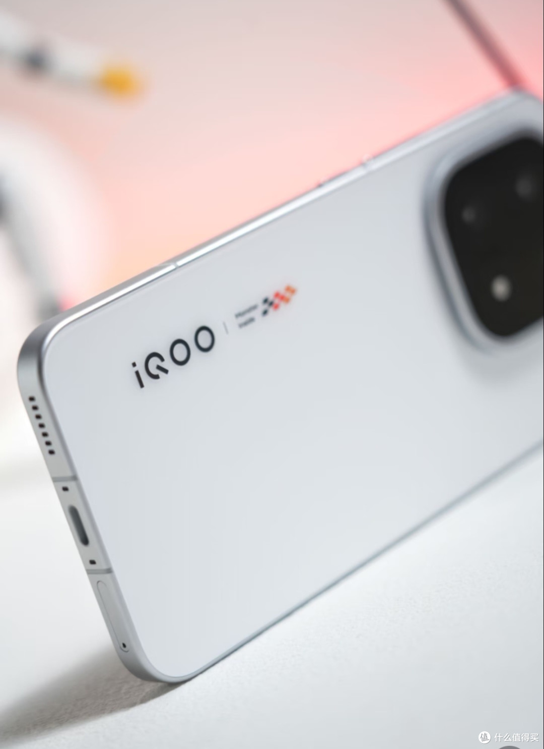 双十一电竞神器!iQOO 15传奇版:性能巅峰,视觉盛宴