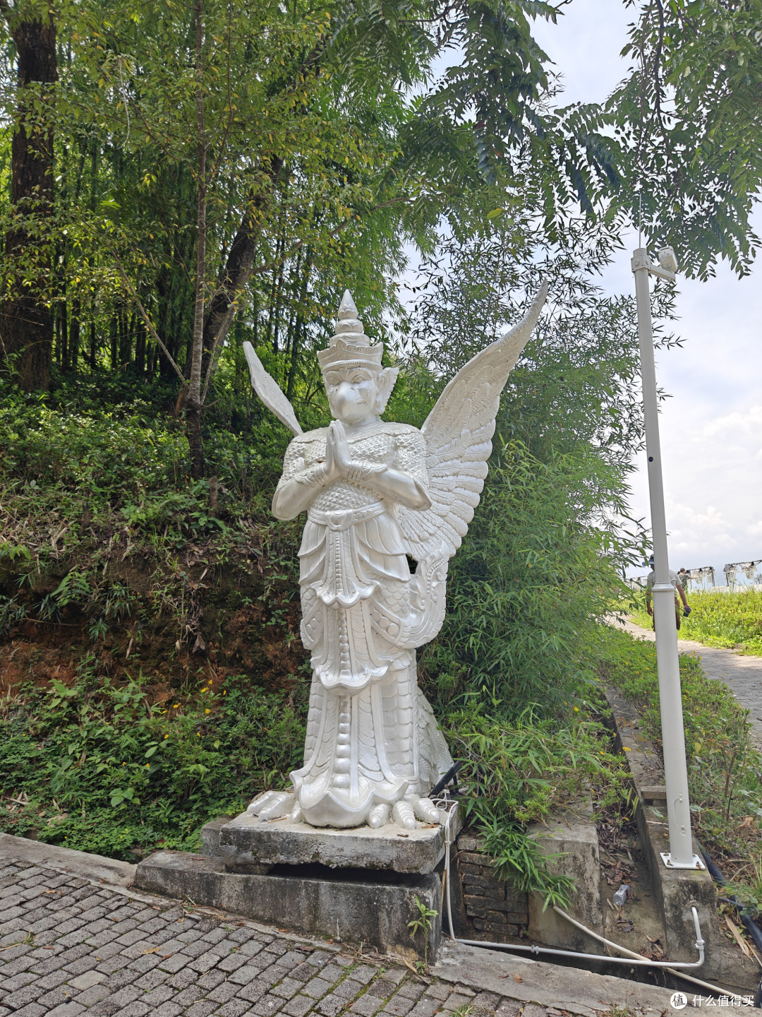 勐焕银塔:傣族文化的银色地标