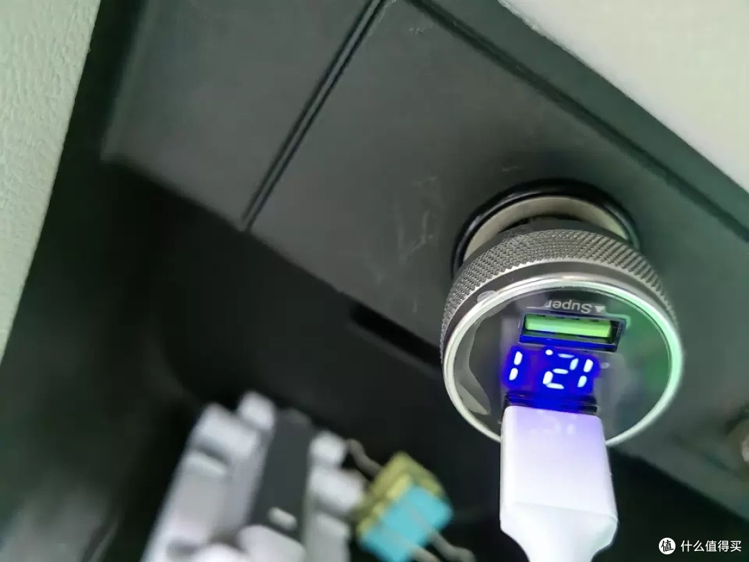 纽曼100W车载充电器实测