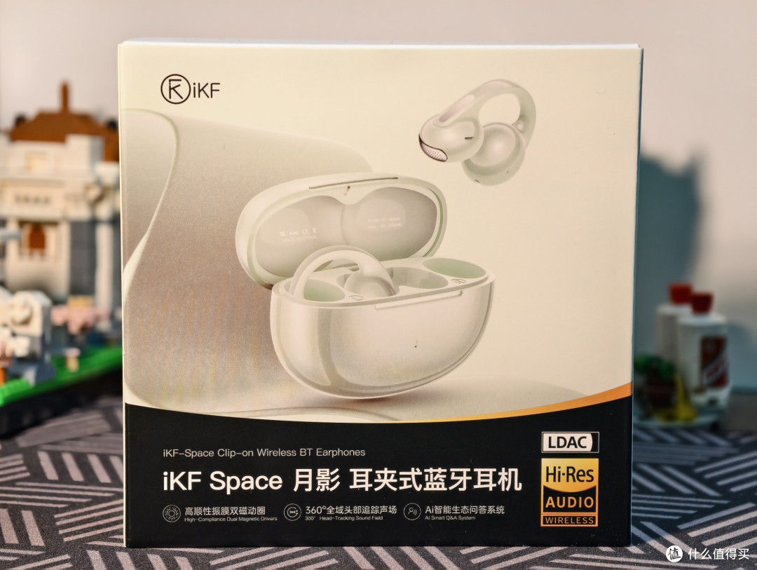 iKF月影：耳朵上的“AI翻译官”，随身携带的“私人音乐厅”。