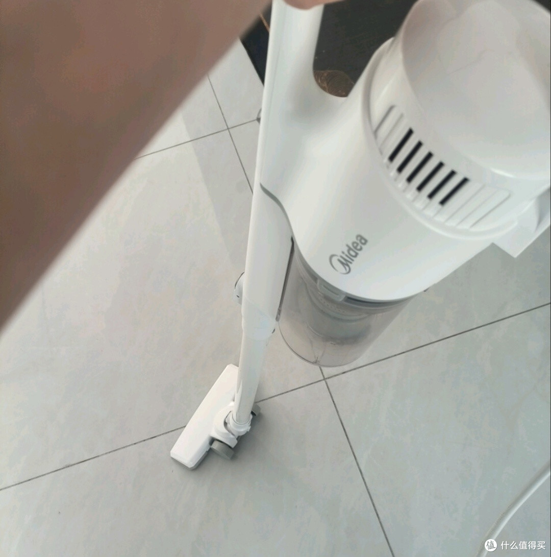 美的U2吸尘器:强力清洁猫毛灰尘