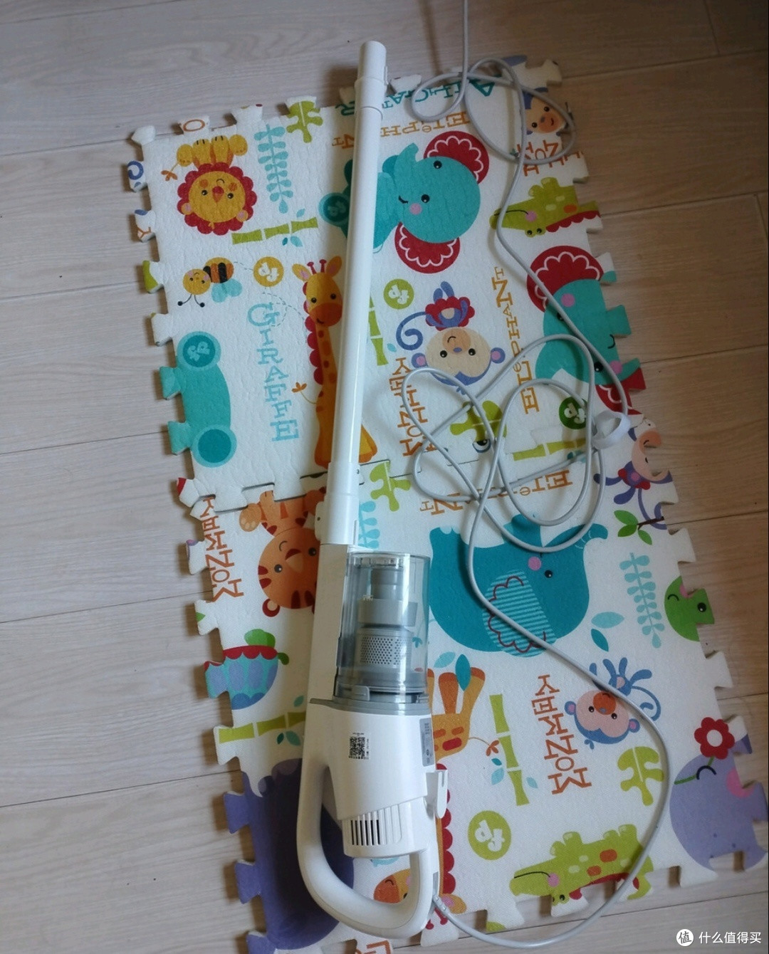 美的U2吸尘器：强力清洁猫毛灰尘
