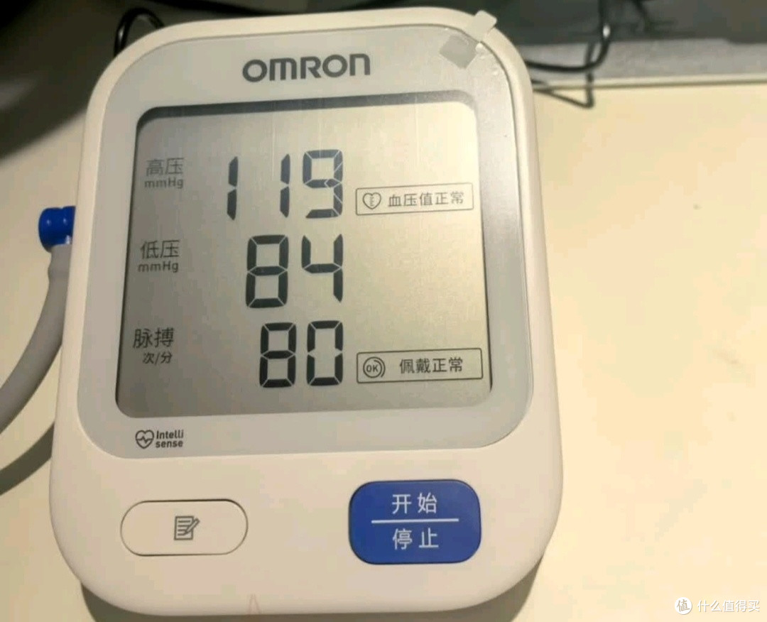 新添欧姆龙血压计,给家人的健康多道守护