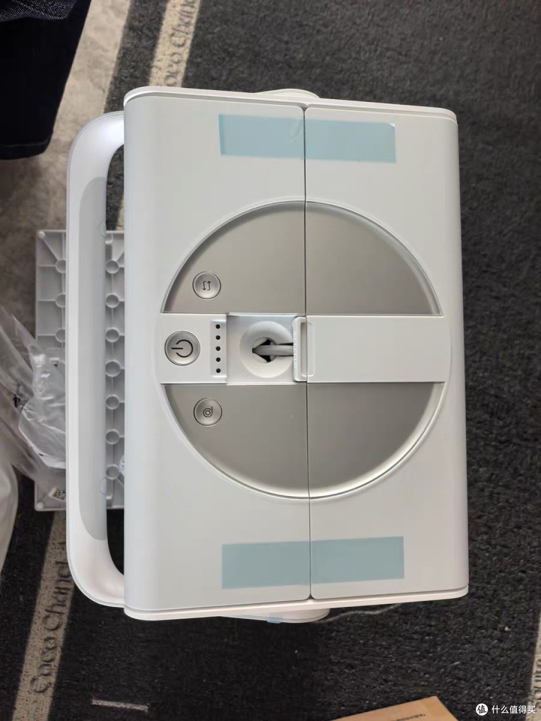 科沃斯W2S擦窗机器人高效清洁