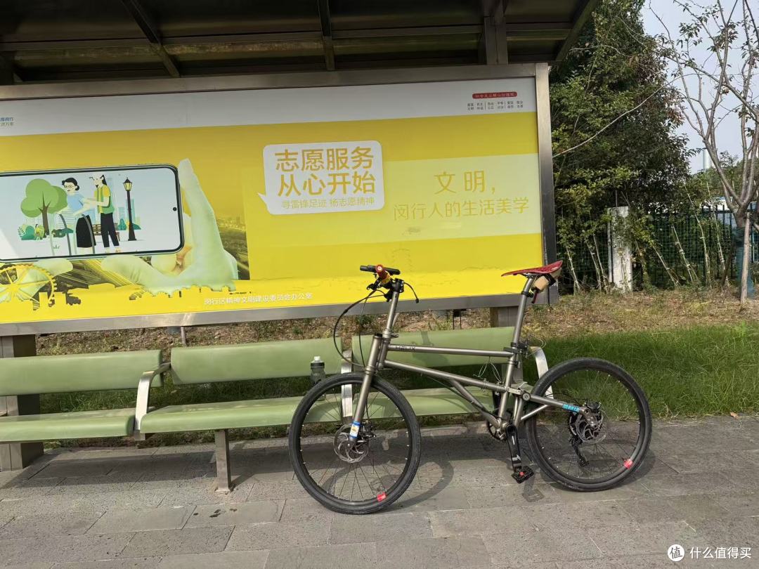 有个朋友，花了5000多买了个GPS，值吗？我是觉着贵！
