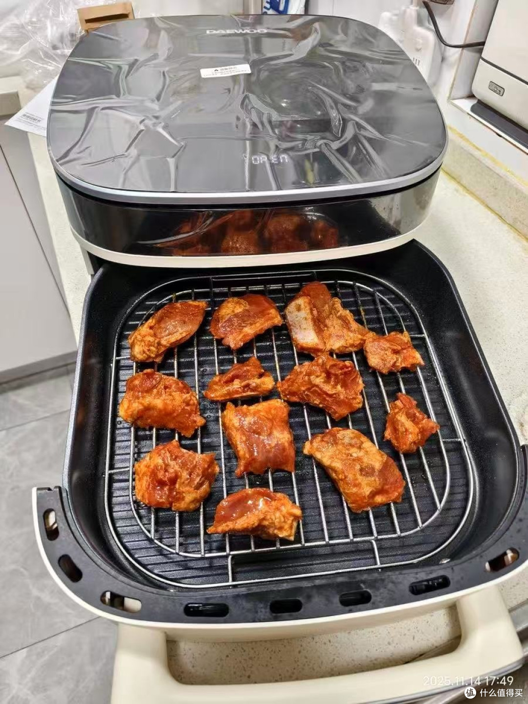 大宇躺平空气炸锅:烹饪更轻松
