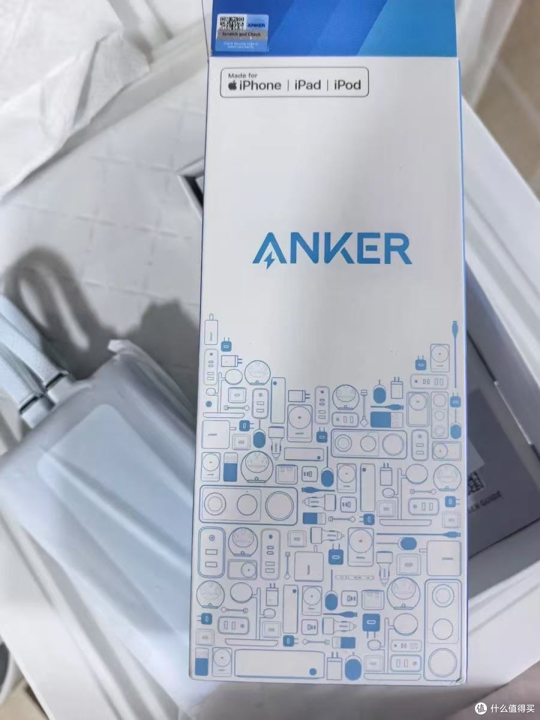 告别“线”制!Anker自带线充电宝:出行救星,懒人福音!
