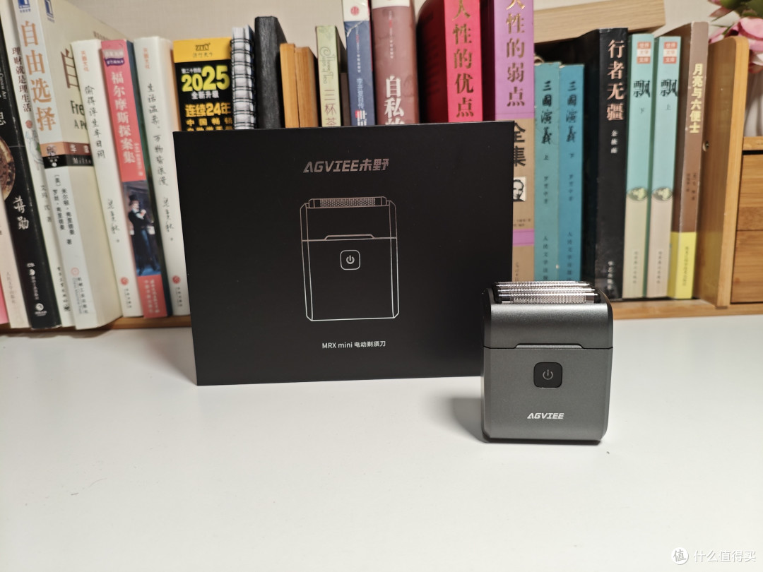 未野往复式迷你剃须刀测评:23000高转速性能全开,不输千元机