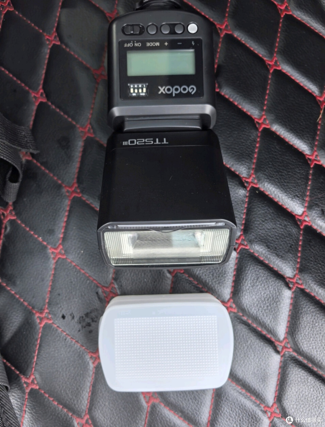 单触点设计，神牛TT520III兼容多品牌相机