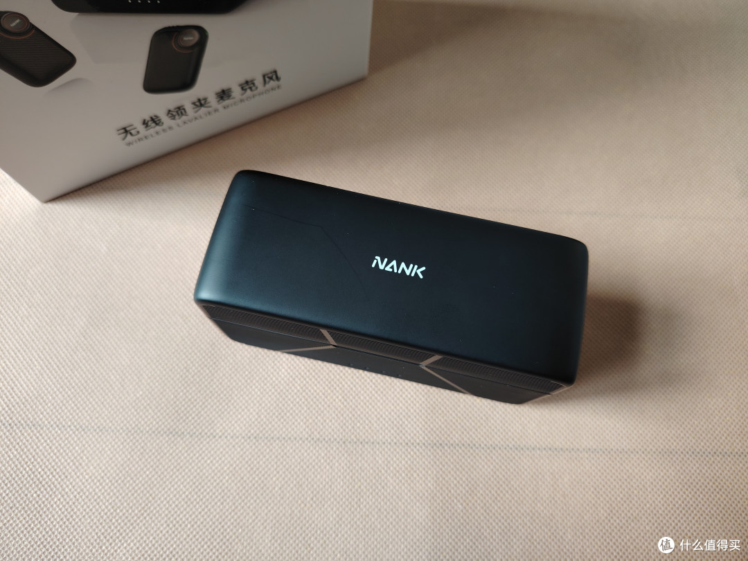 南卡 Qmic领夹麦克风实测:3秒即连+ AI降噪,短视频创作与会议录音全搞定