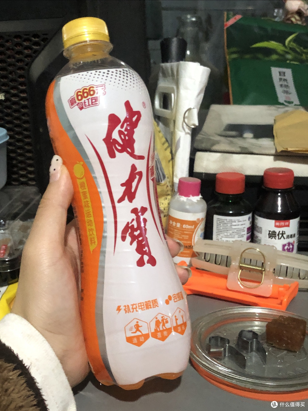 晨跑后补水补能的健力宝